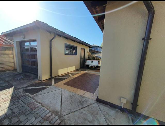 3 BEDROOM HOUSE FOR SALE IN THE ORCHARDS